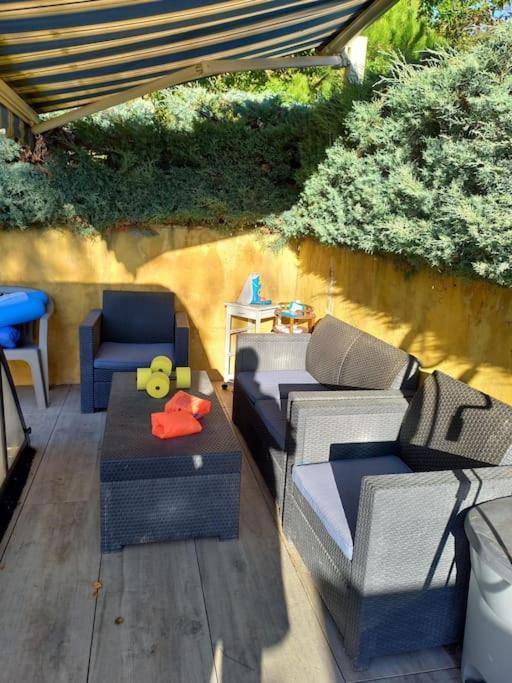 Bas De Villa, 2 Terrasses, Piscine, Spa, Sauna... Neffes Екстериор снимка