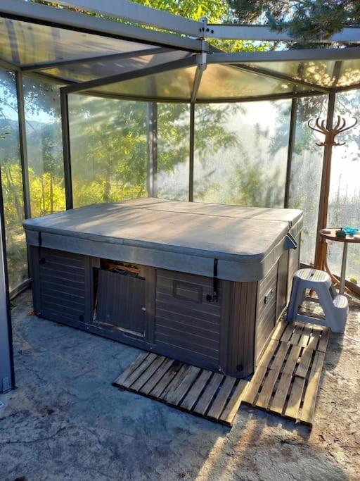 Bas De Villa, 2 Terrasses, Piscine, Spa, Sauna... Neffes Екстериор снимка