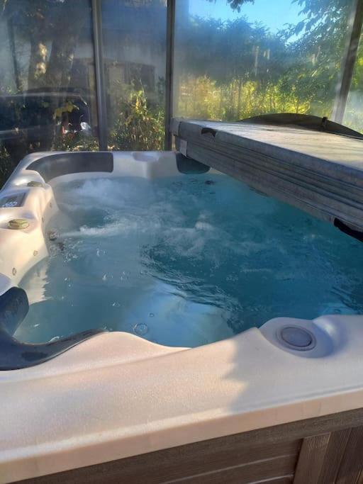Bas De Villa, 2 Terrasses, Piscine, Spa, Sauna... Neffes Екстериор снимка